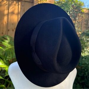Lihua Hat -Wool wide brim hat in Excellent condition.Wide black band with bow.
